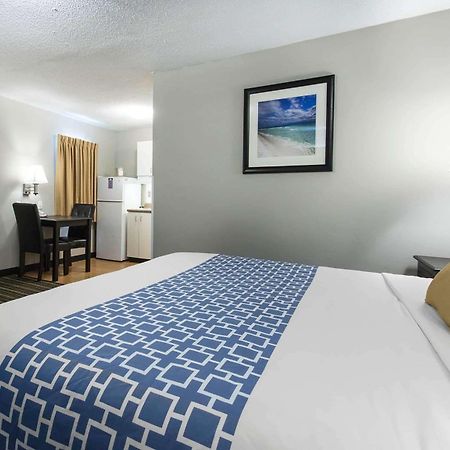 Suburban Extended Stay Hotel Naval Base Area Warrington Εξωτερικό φωτογραφία