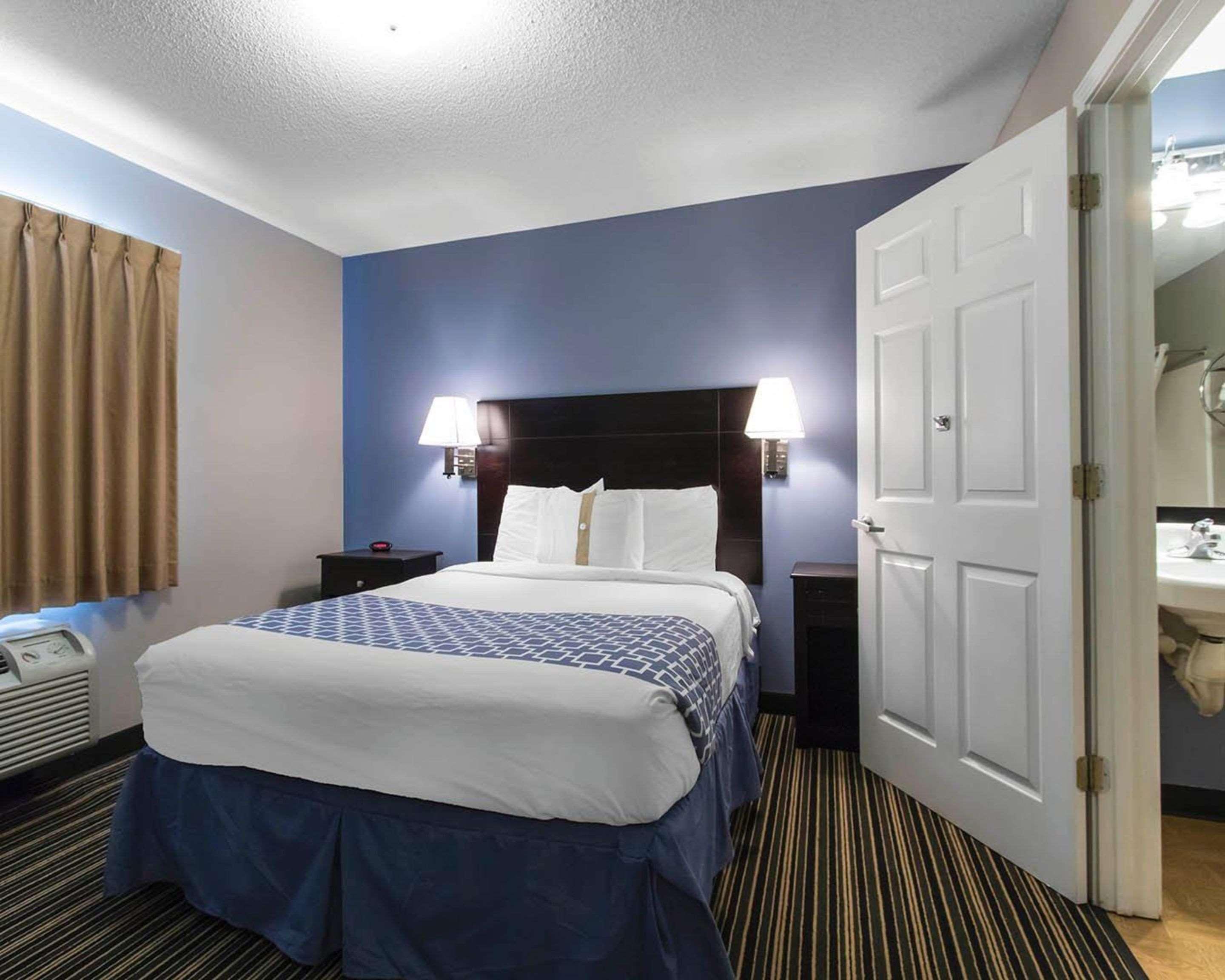 Suburban Extended Stay Hotel Naval Base Area Warrington Εξωτερικό φωτογραφία
