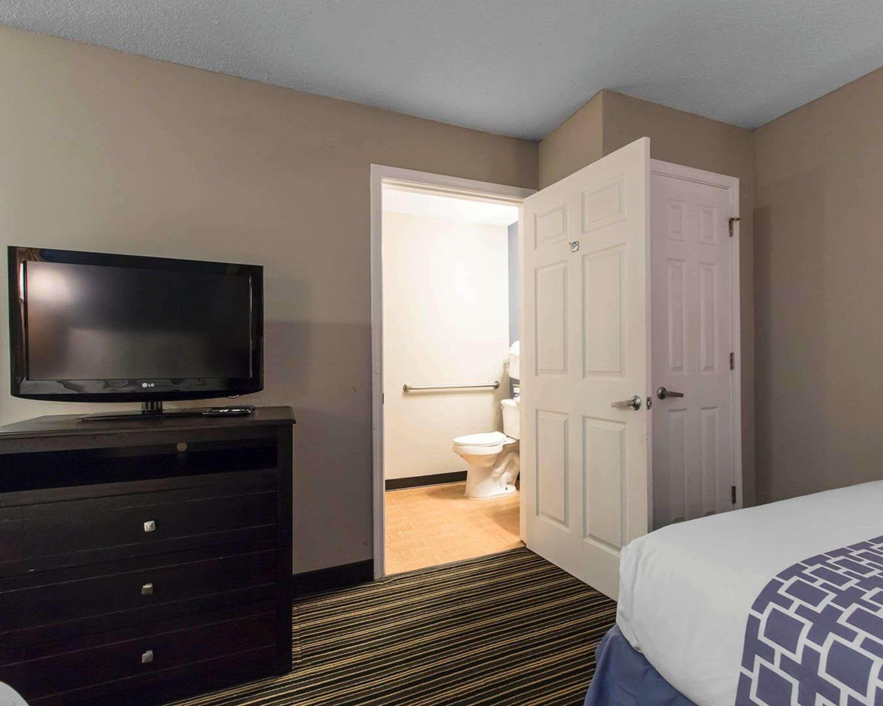 Suburban Extended Stay Hotel Naval Base Area Warrington Εξωτερικό φωτογραφία